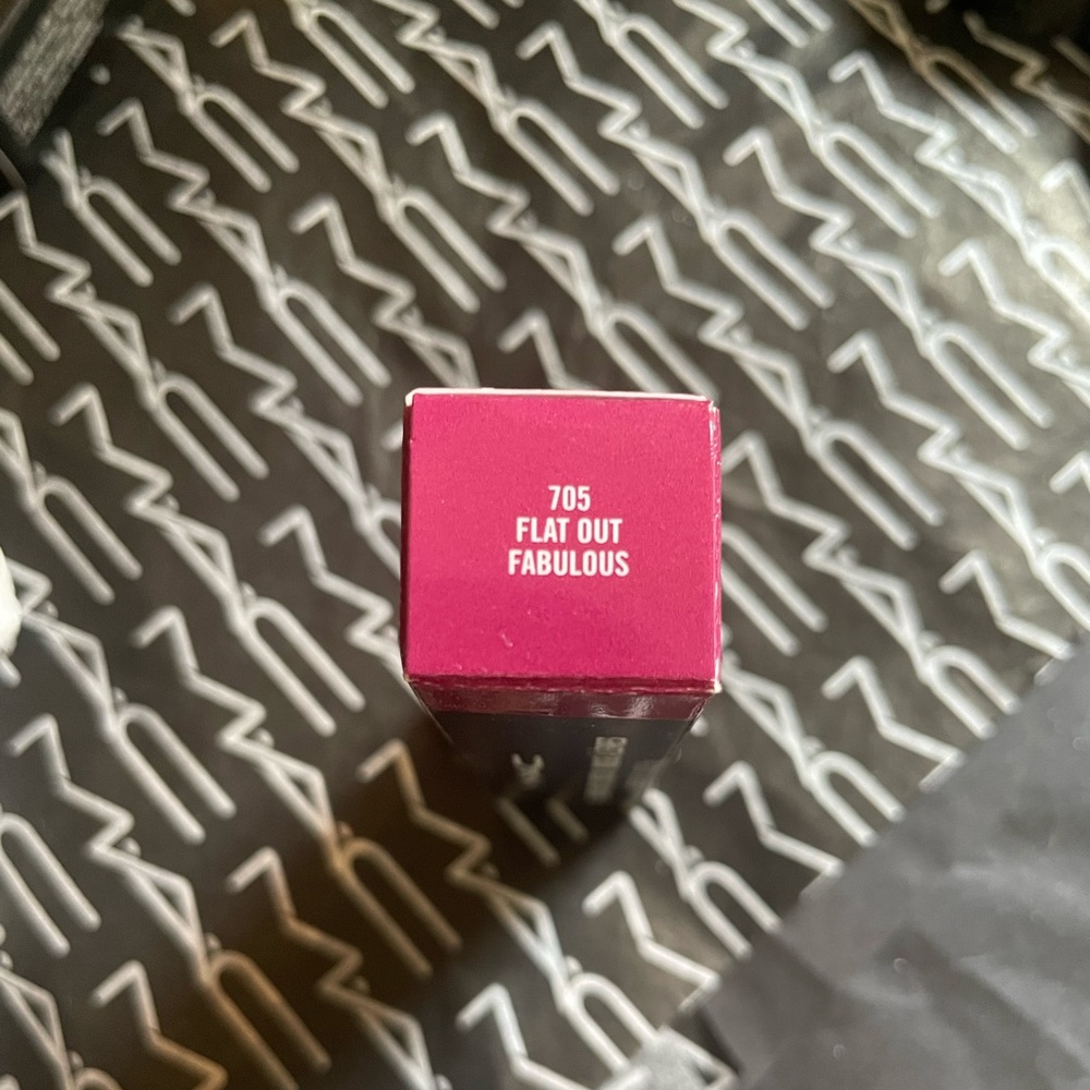 Mac cosmetics FLAT OUT FABULOUS retro matte lipstick